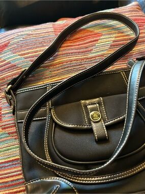 Women's Black Crossbody Shoulder Bag with Front Pocket